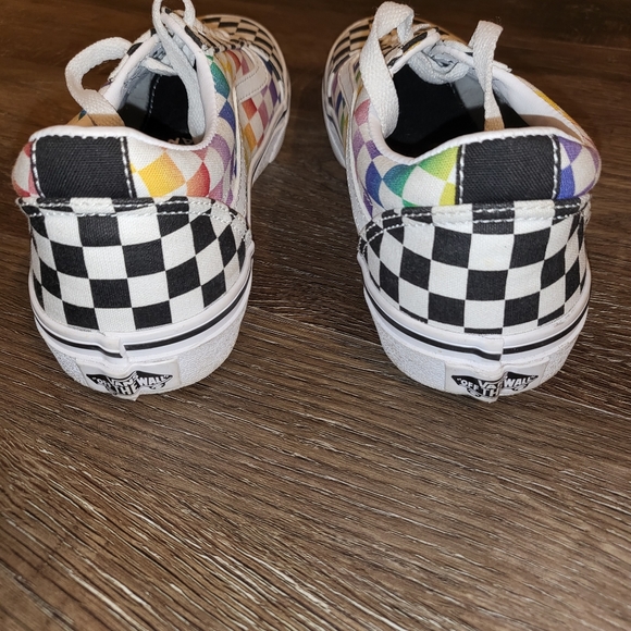 🩷VANS rainbow checkerboard - Picture 3 of 7